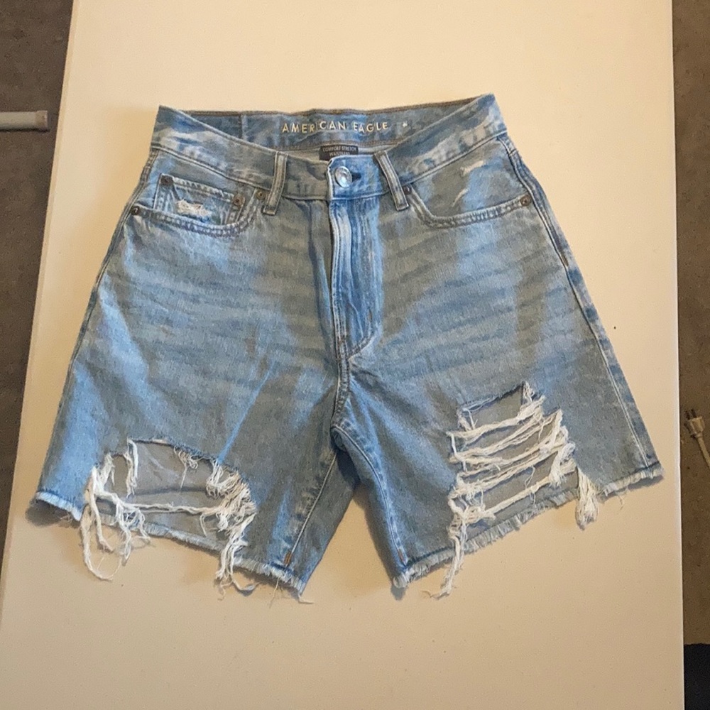 American Eagle High Rise 90s Boyfriend Short